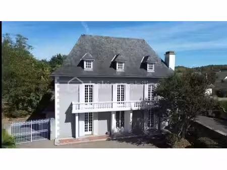 maison de maitre de 207 m² à lons