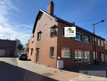ruime 2-woonst te deurne-diest