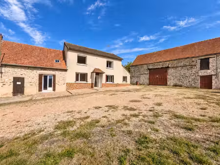 ref 2324 - maison avec grange  fort potentiel