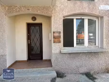 local commercial à louer 37.06 m² - carpentras (84) - 560€