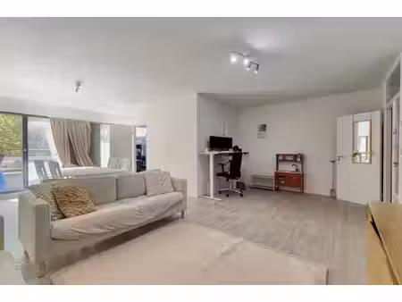 appartement te koop in laken met 2 slaapkamers