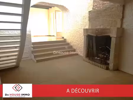 charmante maison ancienne de 4 pièces dans le centre de dissay