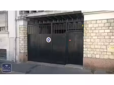 location parking tours 37000