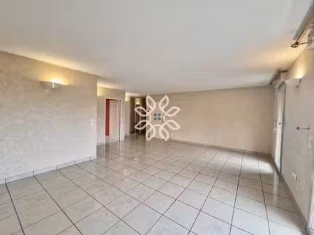 location appartement 4 pièces 81m² brioude 43100
