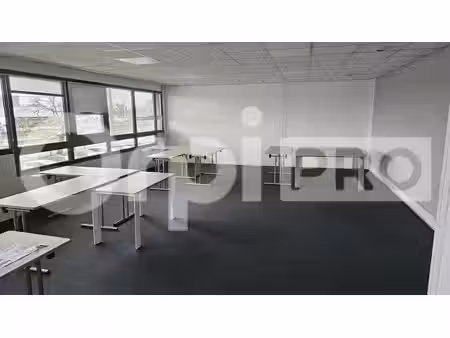 location bureaux canejan 33610 117m²