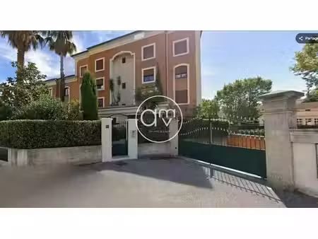 location parking 13 m² à le pradet (83220)  102 €