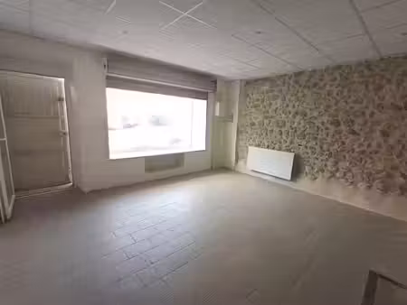 location locaux professionnels 48 m² à saint-sauveur-de-cruzières (07460)  620 €