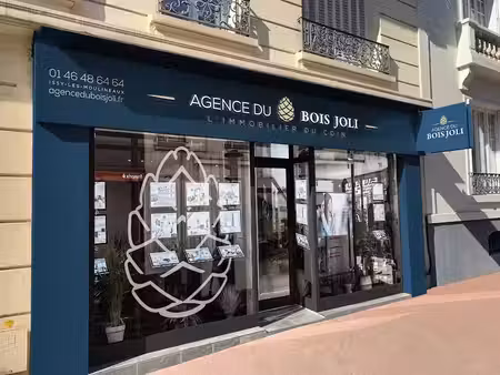 location parking 10 m² à issy-les-moulineaux (92130)  80 €