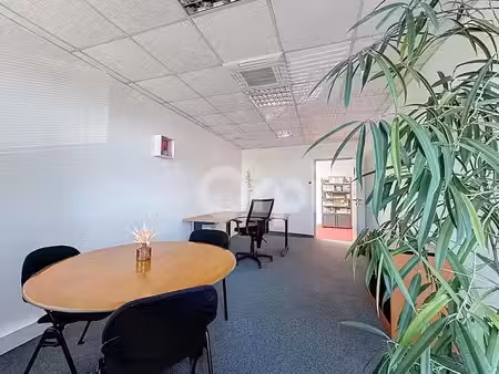 location locaux professionnels 23 m² à sausheim (68390)  690 €