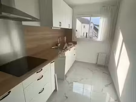 location appartement 4 pièces 73.07 m² à poissy (78300)  1 395 €