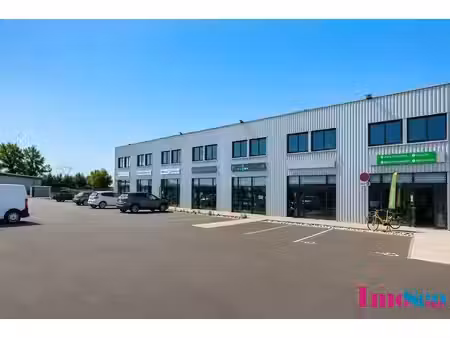 location local commercial