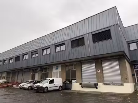 location entrepôt 360m² à 2760m²