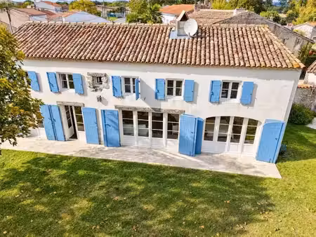 vente maison 5 pièces 177 m² à arces (17120)  497 000 €