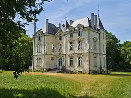 vente demeure d'exception à angers (49000) : à vendre / 560m² angers