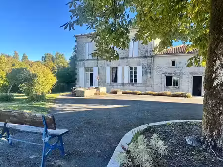 vente propriété 6 pièces 185 m² à perignac (17800)  359 200 €