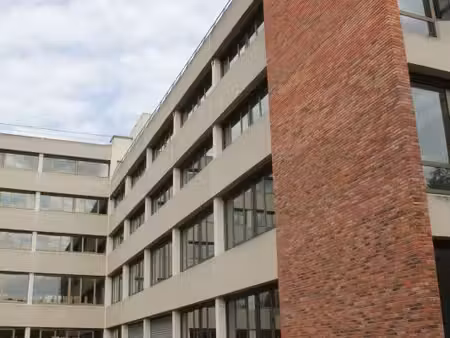 location bureaux 1720m² à 10702m²