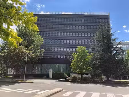 location bureaux 515m² à 1559m²