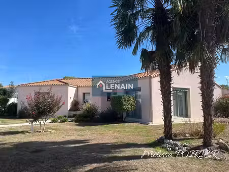 maison familiale de 141 m2 sur terrain arboré de 896 m2