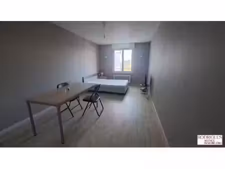 location appartement 1 pièce 26m² buxerolles 86180