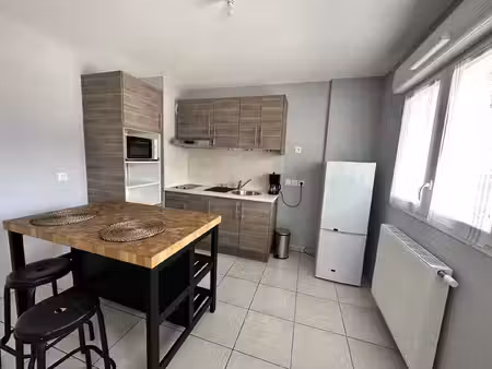 grand et beau studio en parfait état très bien situé