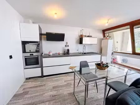 duplex 104 m² de 4 pièces avec cave et parking