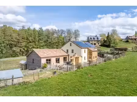 propriété familiale avec étangs  piscine et peb a