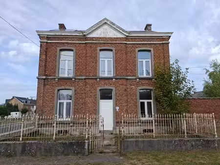 maison cinq chambres avec jardin à rénover