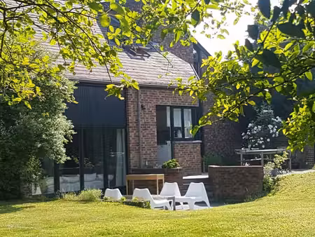 maison avec garages et jardin