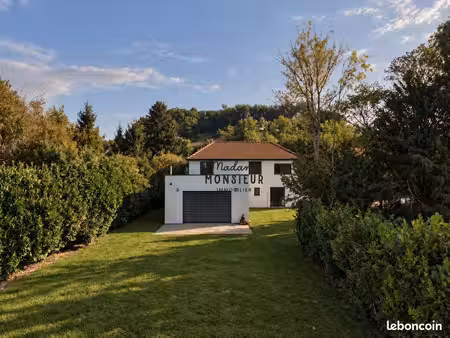 maison 6 pièces 199 m²