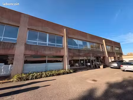 local d'activité 2 262 m²