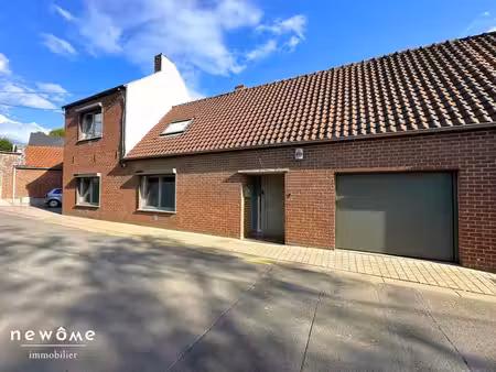 maison 3 façades avec garage et jardin