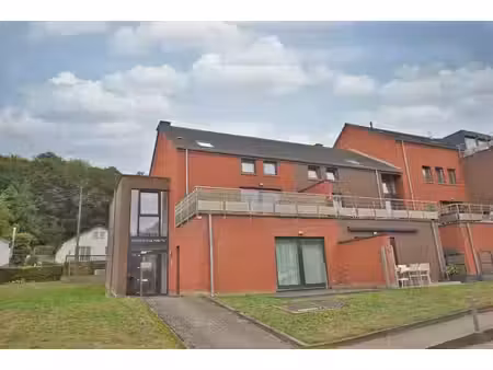 très bel appartement au rez de chaussée proche de la meuse