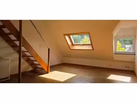bel appartement 1 chambre à louer dans le centre d'yvoir