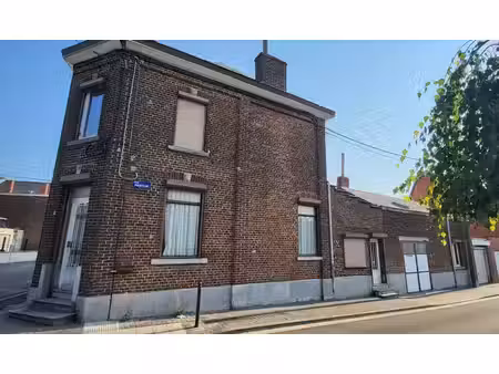 proximité centre  maison 3 ch & grand garage - pas de jardin
