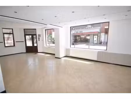 immeuble de commerce + appartement 2 chambres