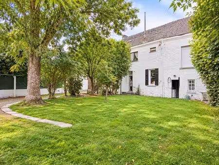 maison avec un beau volume composée de deux logements loués