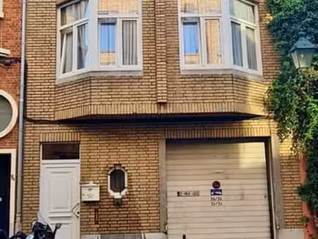 maison 200 m² (5 ch) + entrepôt loué (1000€/mois)