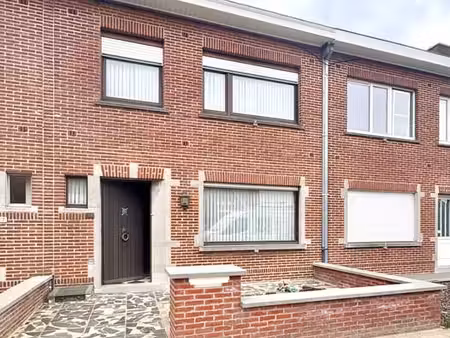 woning met uitweg | 3 kamers | tuin | dubbele garage | 28...