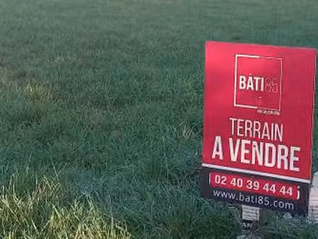 vente terrain à chaumes-en-retz (44320) : à vendre / 318m² chaumes-en-retz