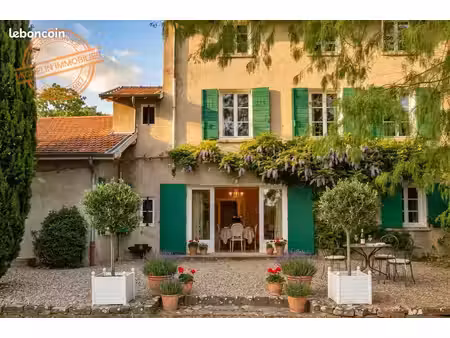 maison 7 pièces 265 m²