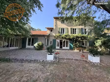 maison 7 pièces 265 m²