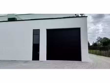 bâtiment d’entreprise à louer à kortemark pour € 650