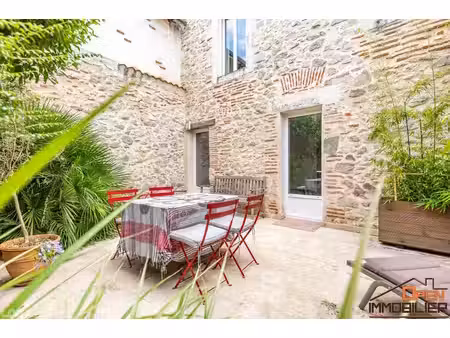 ensemble immobilier t5 avec cour privative