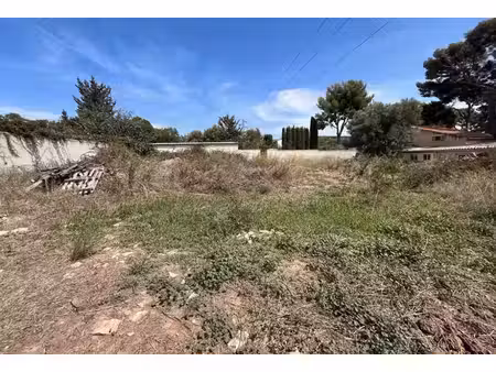 terrain 1220m2 et garage
