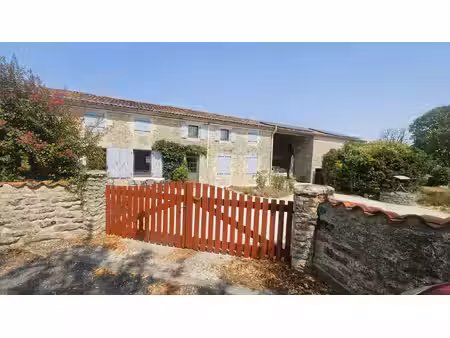 très belle charentaise rénovée 230 m2 9 pièces terrain