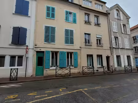 rue de la grande fontaine - f2 en duplex au dernier étage ve