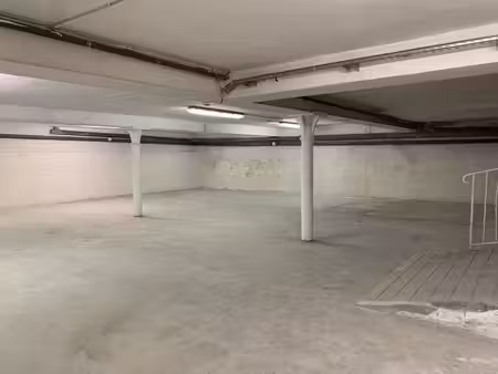 location local commercial 225m² villeurbanne 69100