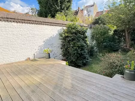 haut de saint-gilles – maison familiale avec jardin – 5 ch