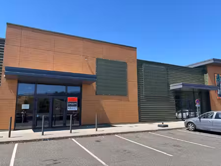 location local commercial 385m² vinzelles 71680
