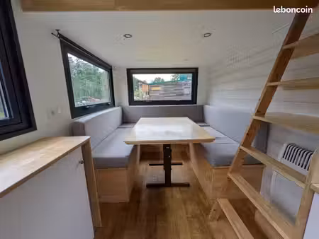 tiny house lumineuse à 2 niveaux